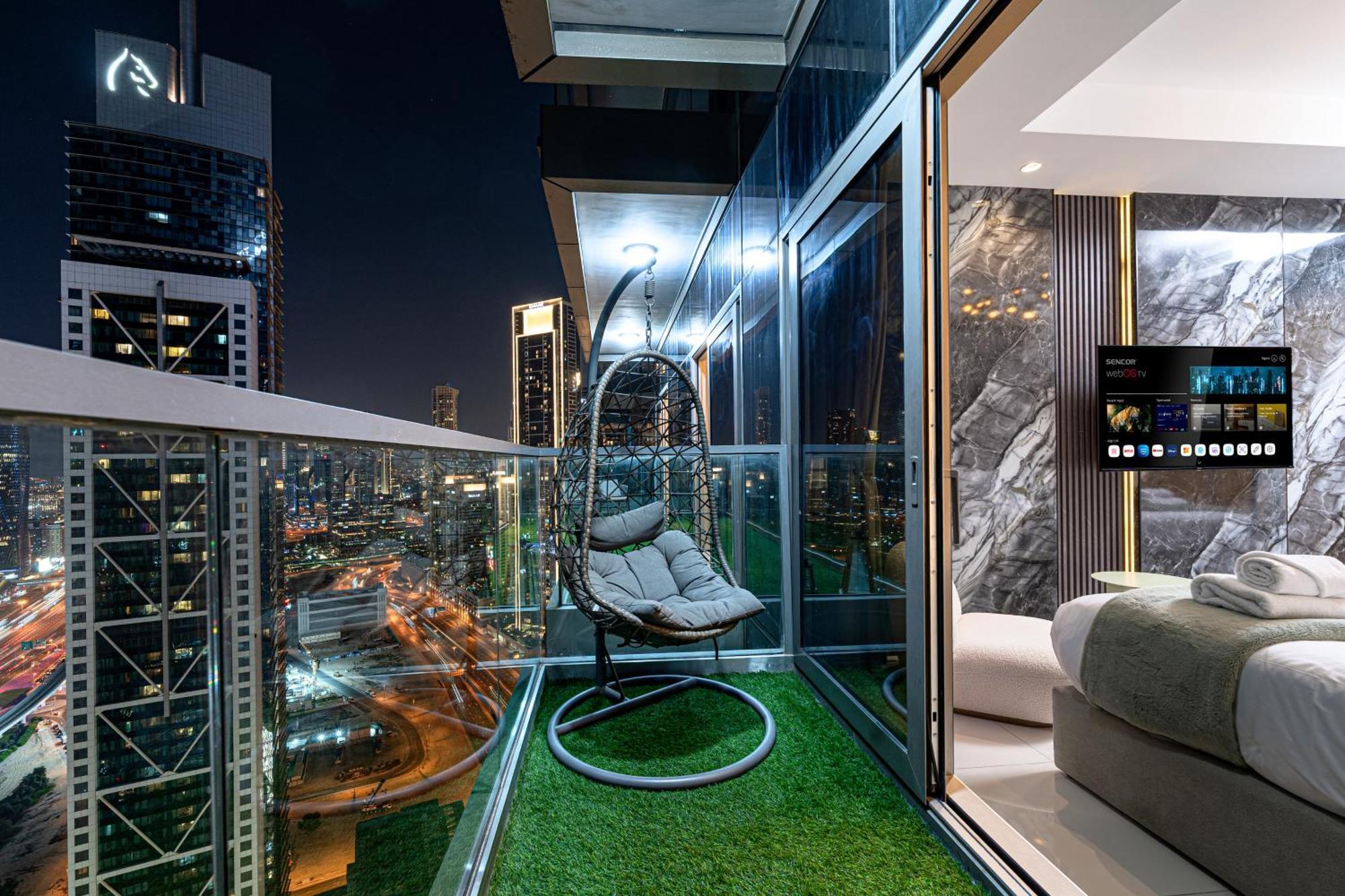 Ferienwohnung Highest Infinity Pool In Downtown Dubai Exterior foto