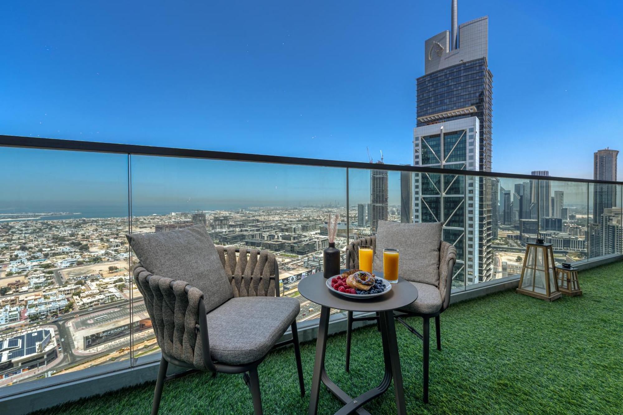 Ferienwohnung Highest Infinity Pool In Downtown Dubai Exterior foto